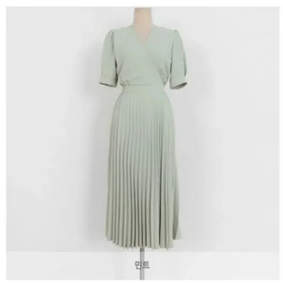 strapless open back dress Buy the Box Pleats Long Sleeves Evening Dress in Black main image 0